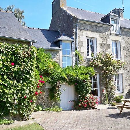 Gite De La Caminais Pleurtuit Rom bilde