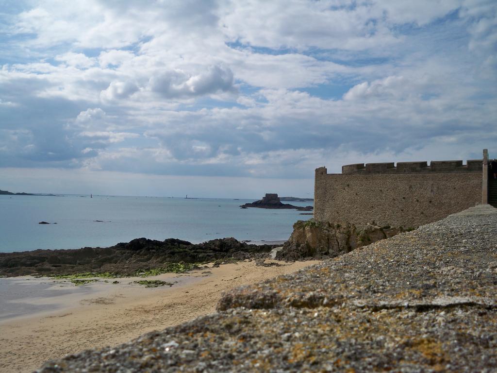 Gite De La Caminais Pleurtuit Rom bilde